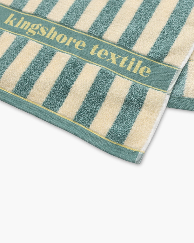 Kustrandig handduk