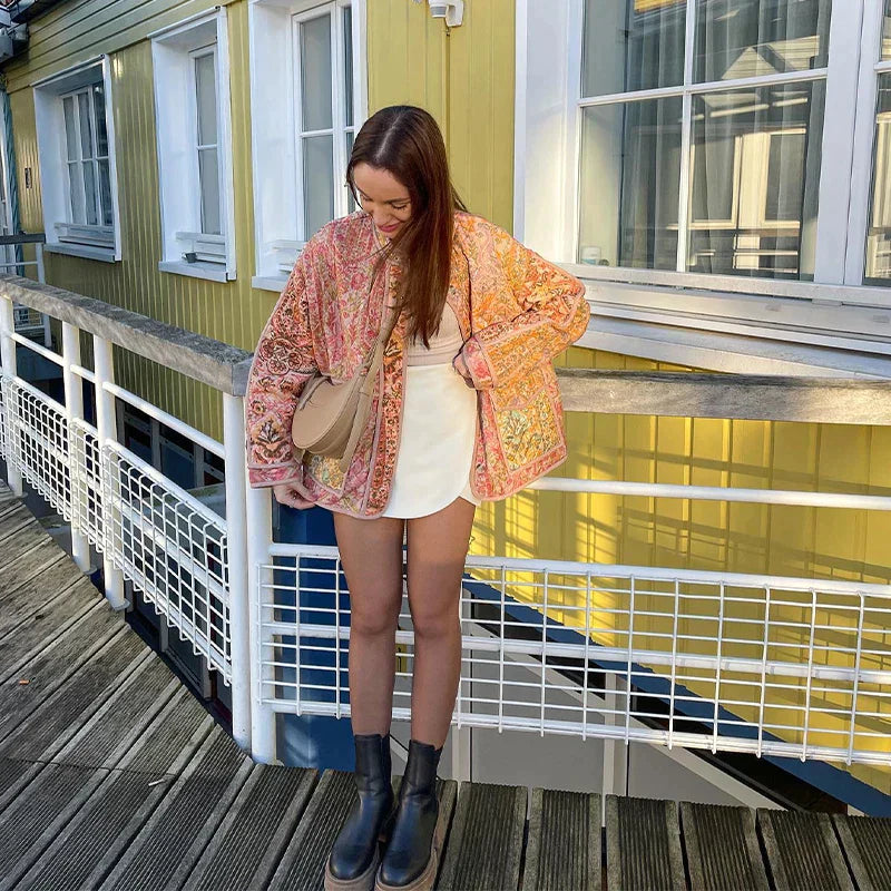 Jacka – Mjuk Blandning med Rund Halsringning &amp; Följsam Passform