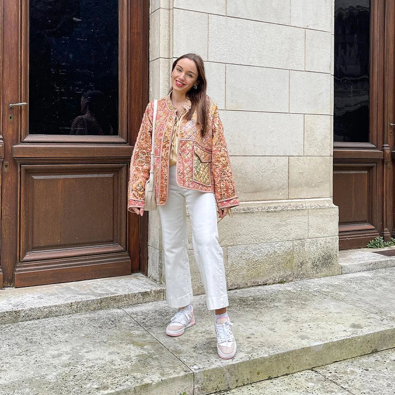 Jacka – Mjuk Blandning med Rund Halsringning &amp; Följsam Passform