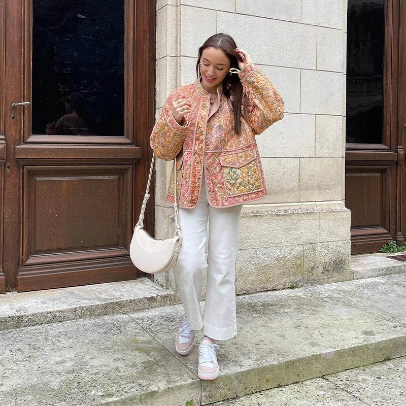 Jacka – Mjuk Blandning med Rund Halsringning &amp; Följsam Passform