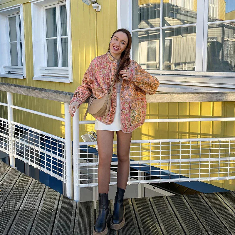 Jacka – Mjuk Blandning med Rund Halsringning &amp; Följsam Passform