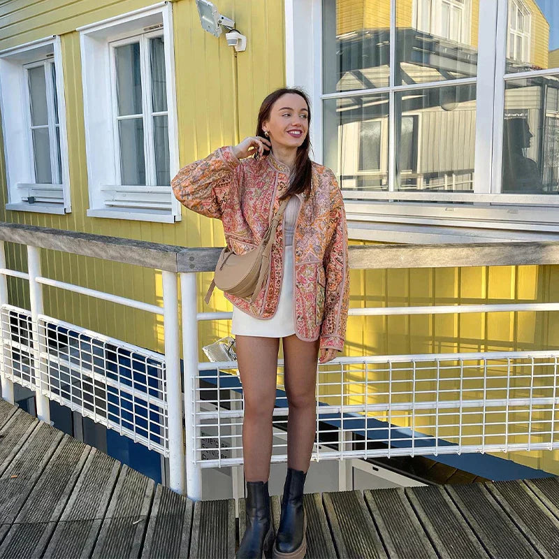 Jacka – Mjuk Blandning med Rund Halsringning &amp; Följsam Passform