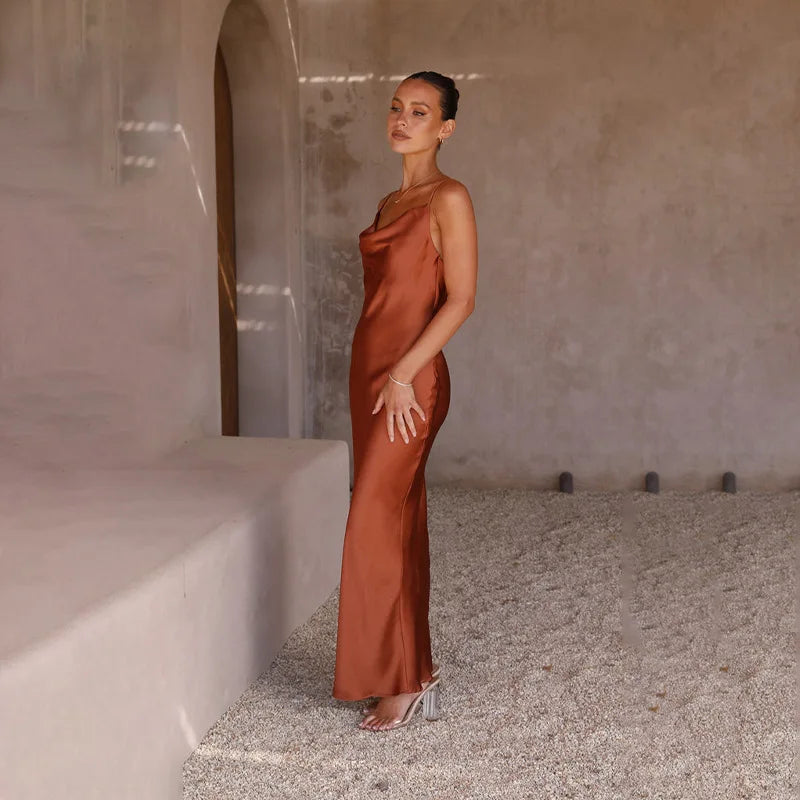 Leonie | Långt Satängklänning